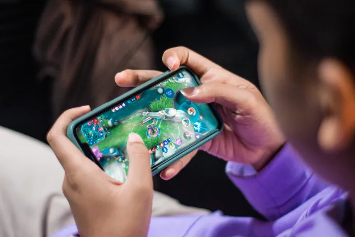 Mobile Games with Real-Time Competitive Play: The Ultimate Gaming Experience